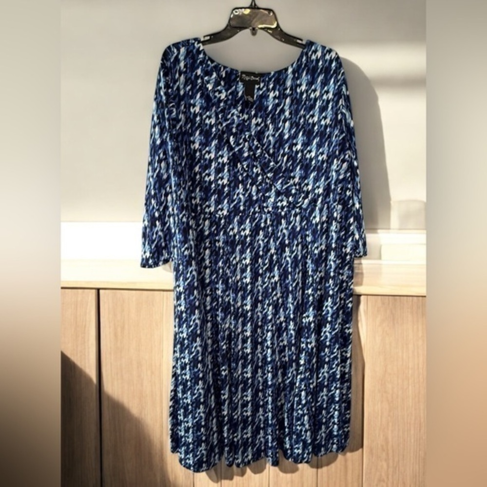 Maggie Barnes Dress Blue Print Size 2X Stretchy